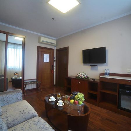 Grand Voyage Hotel Almatî Exterior foto