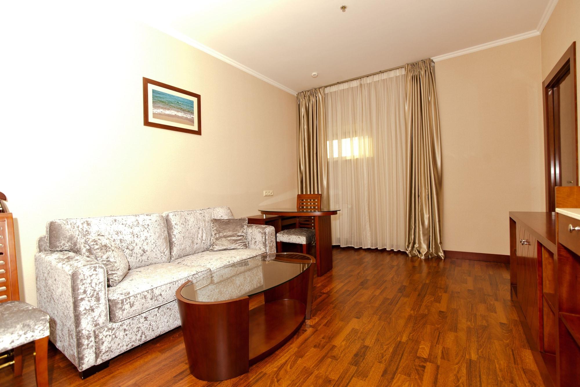 Grand Voyage Hotel Almatî Exterior foto