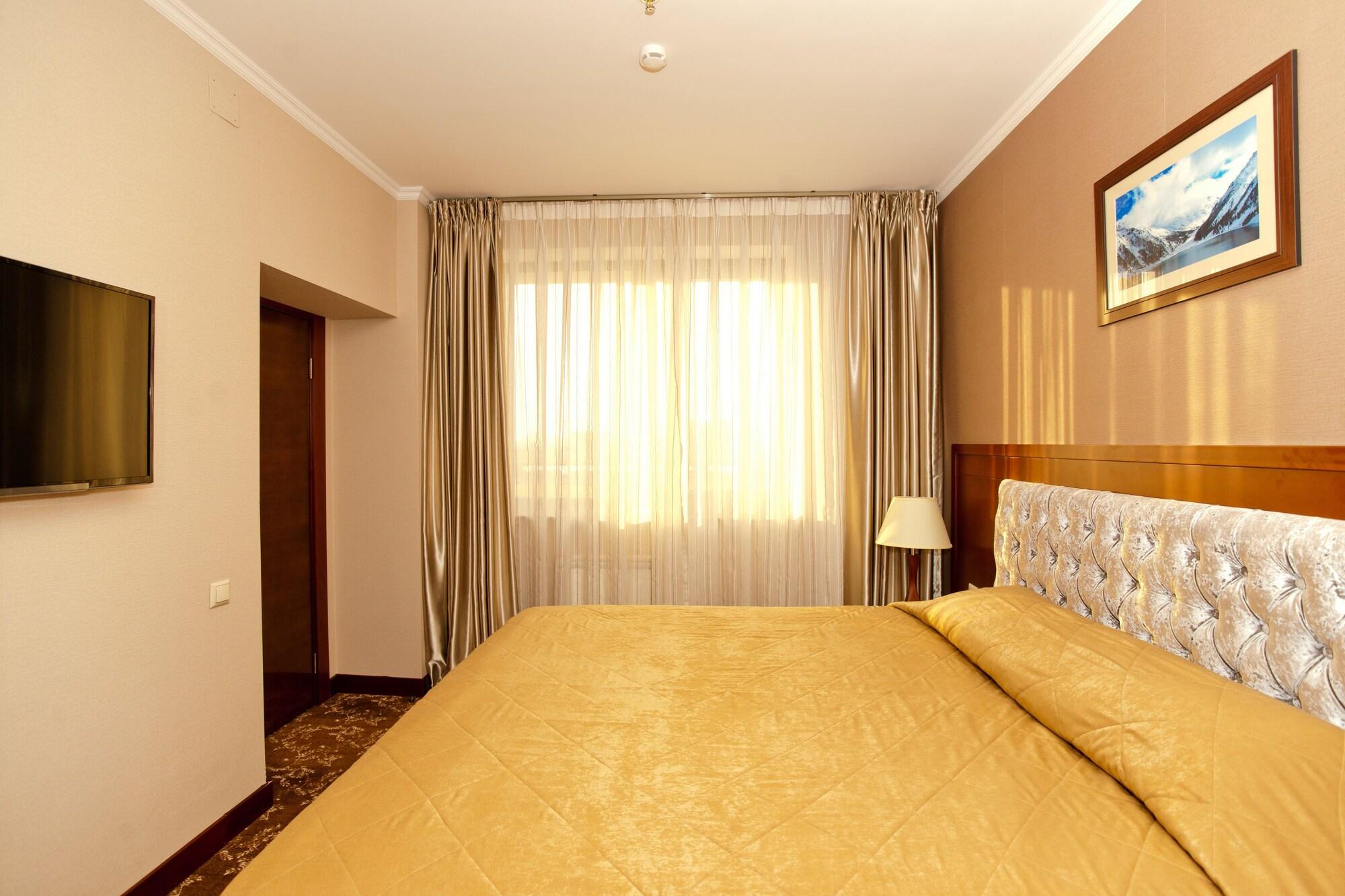 Grand Voyage Hotel Almatî Exterior foto