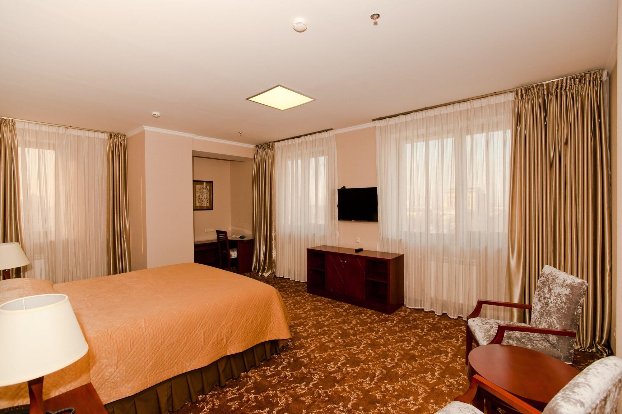 Grand Voyage Hotel Almatî Exterior foto