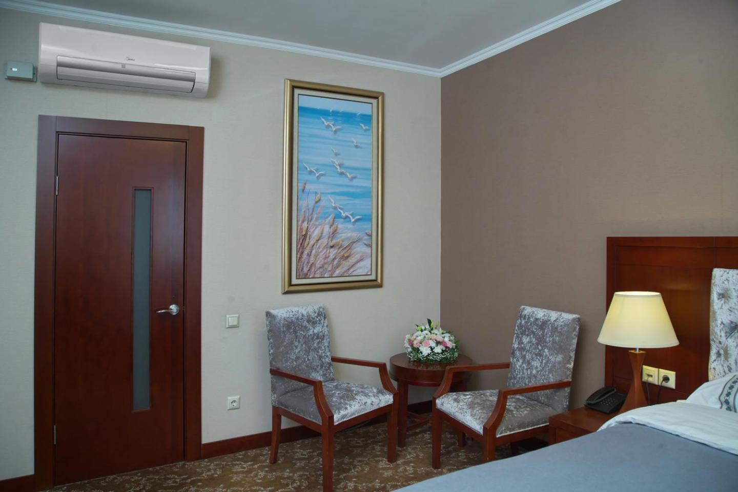 Grand Voyage Hotel Almatî Exterior foto