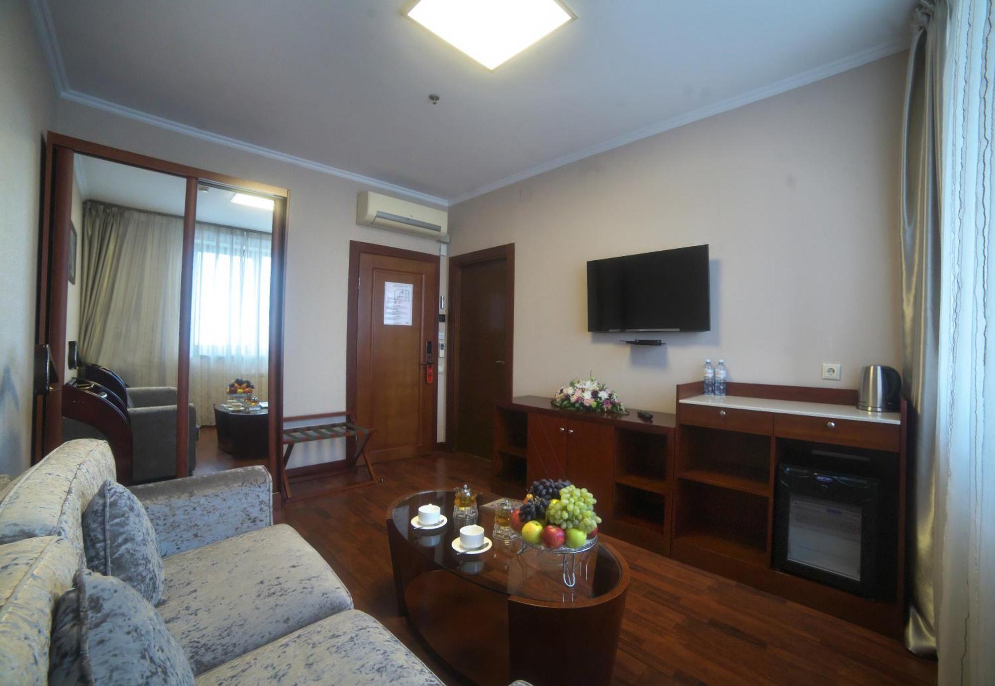 Grand Voyage Hotel Almatî Exterior foto