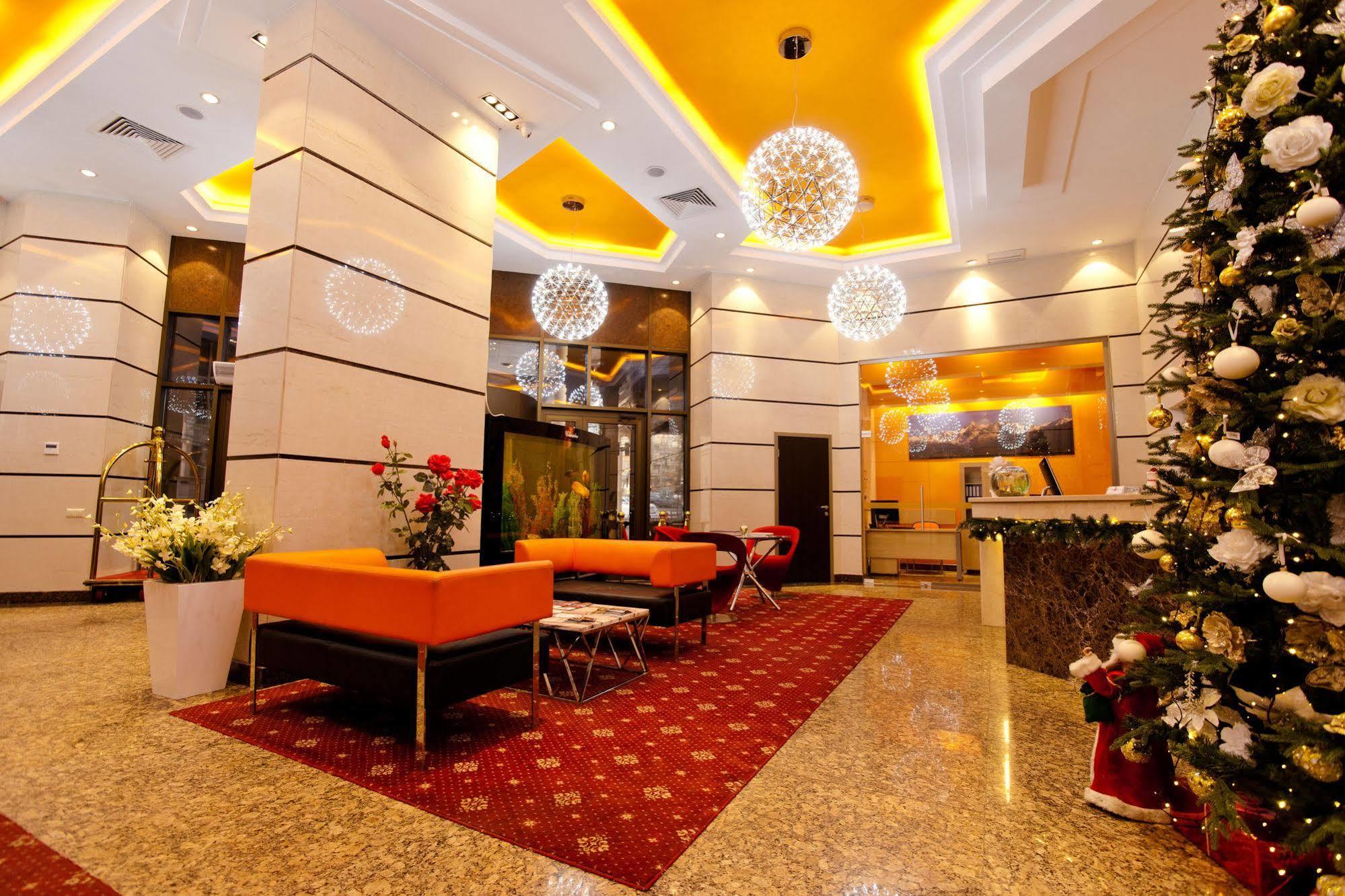 Grand Voyage Hotel Almatî Exterior foto